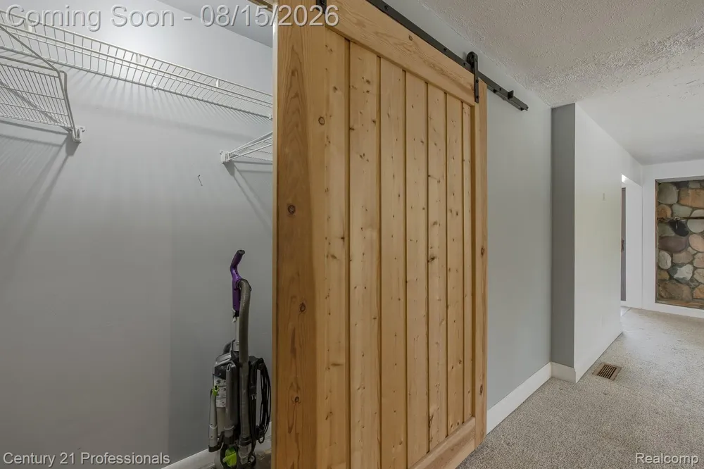 9561 Ute Pointe Drive Springfield Charter Township, MI 48346