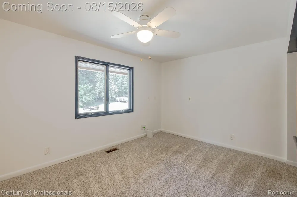 9561 Ute Pointe Drive Springfield Charter Township, MI 48346