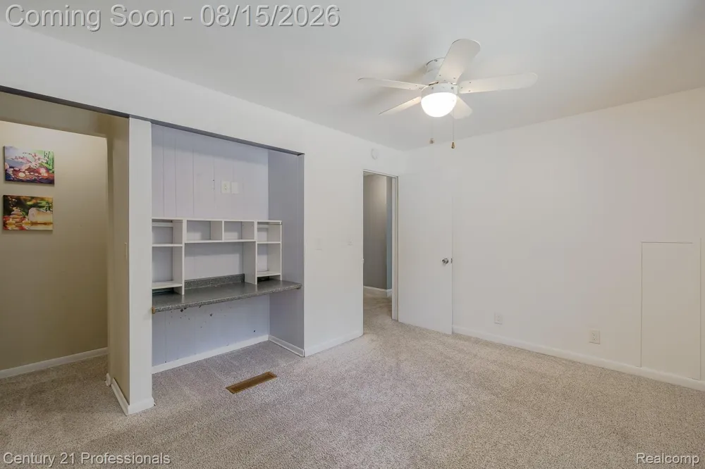 9561 Ute Pointe Drive Springfield Charter Township, MI 48346