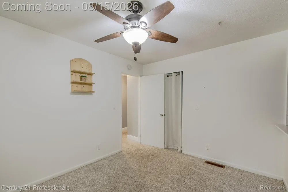 9561 Ute Pointe Drive Springfield Charter Township, MI 48346
