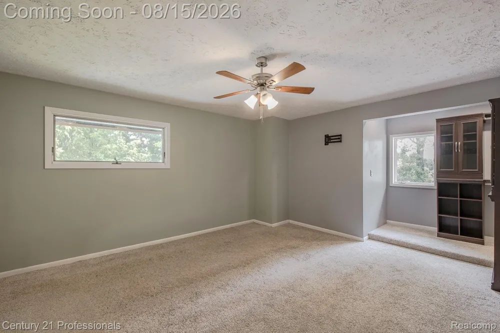 9561 Ute Pointe Drive Springfield Charter Township, MI 48346