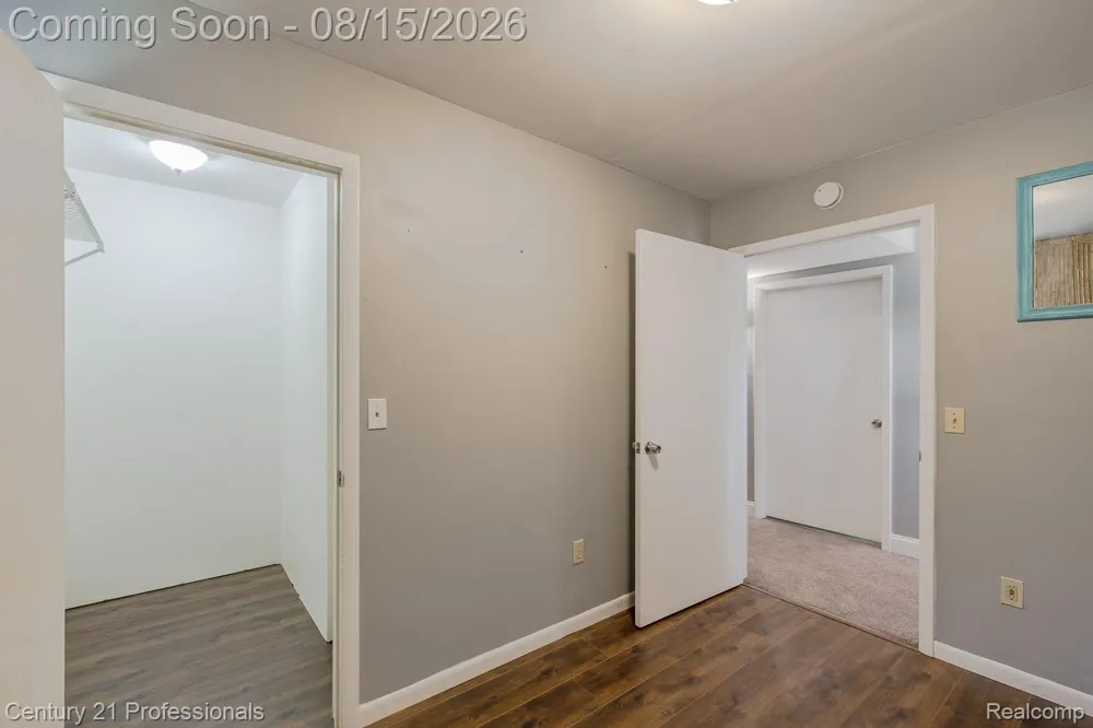 9561 Ute Pointe Drive Springfield Charter Township, MI 48346