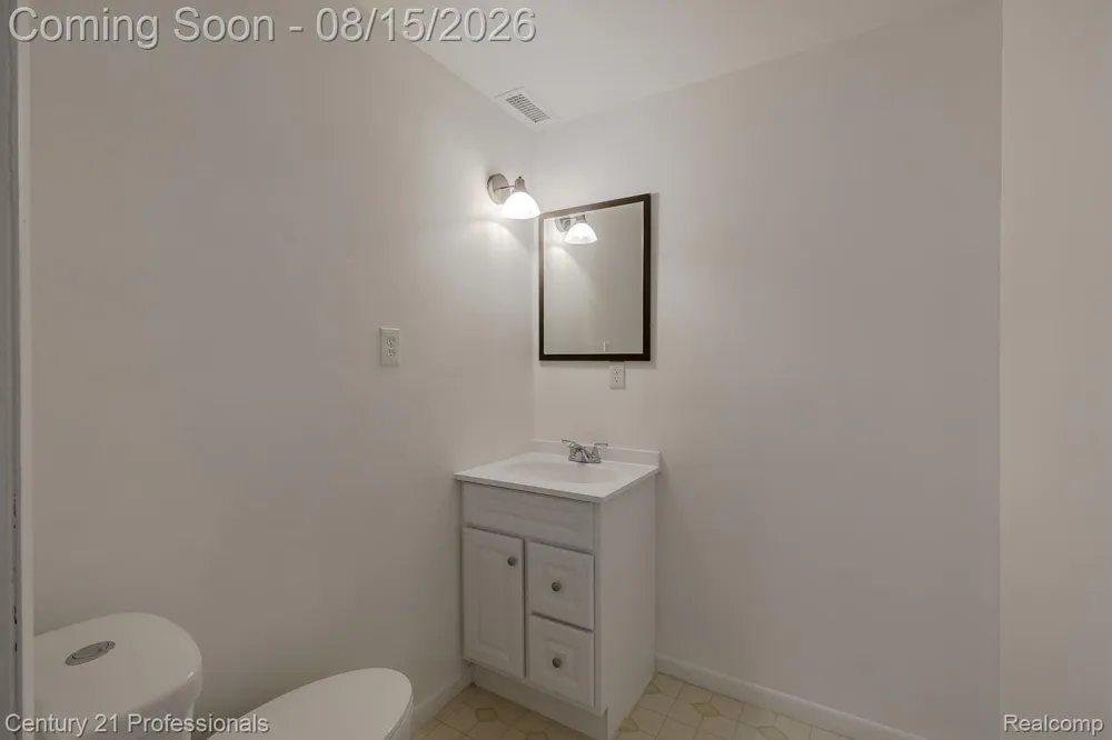 9561 Ute Pointe Drive Springfield Charter Township, MI 48346