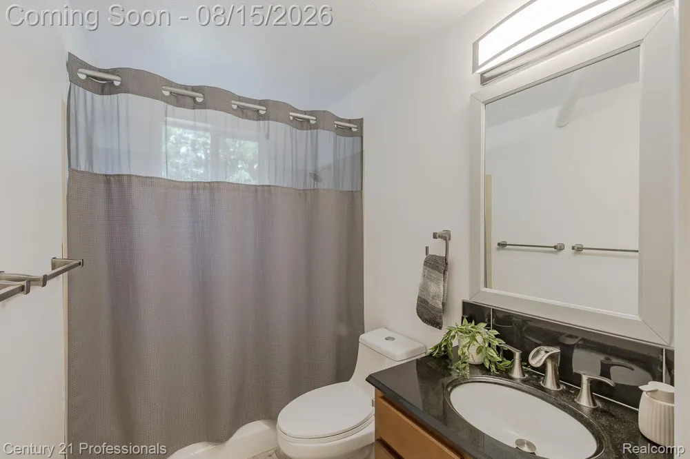 9561 Ute Pointe Drive Springfield Charter Township, MI 48346