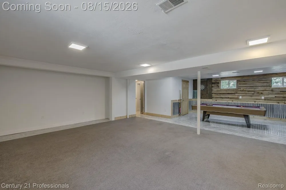 9561 Ute Pointe Drive Springfield Charter Township, MI 48346