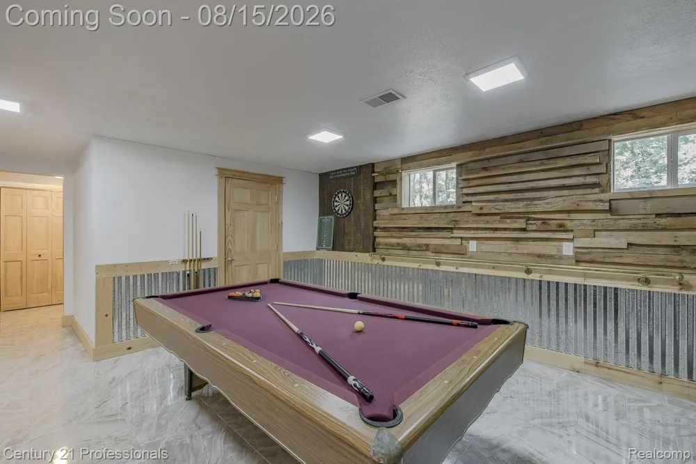 9561 Ute Pointe Drive Springfield Charter Township, MI 48346