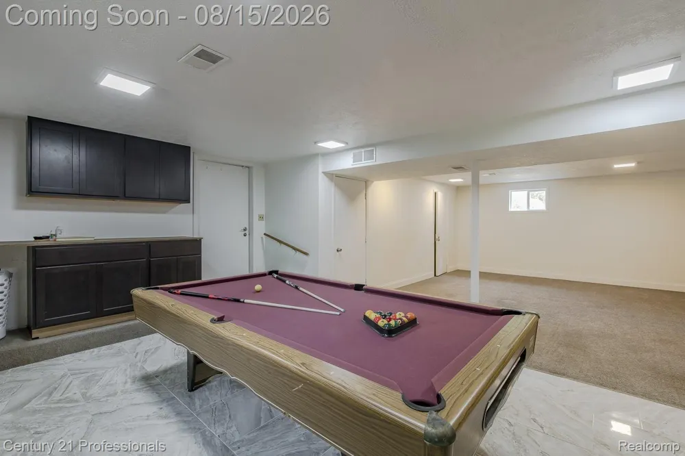 9561 Ute Pointe Drive Springfield Charter Township, MI 48346