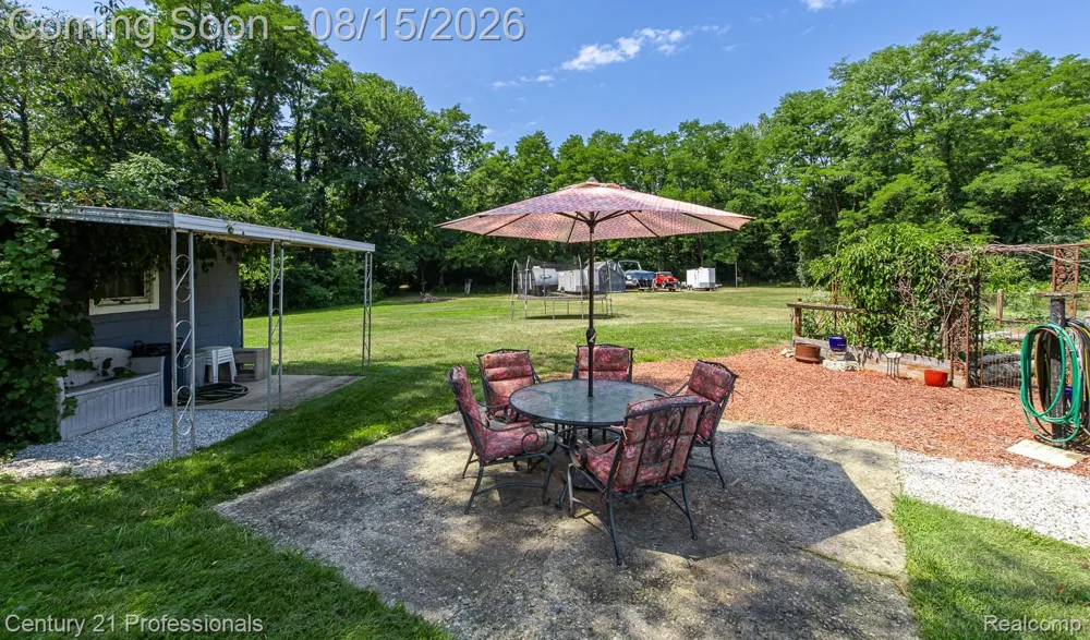 9561 Ute Pointe Drive Springfield Charter Township, MI 48346