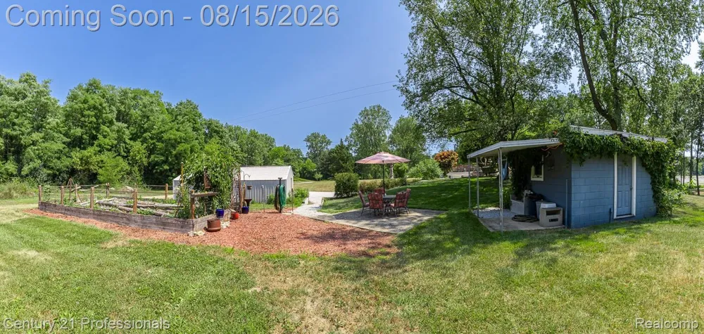 9561 Ute Pointe Drive Springfield Charter Township, MI 48346