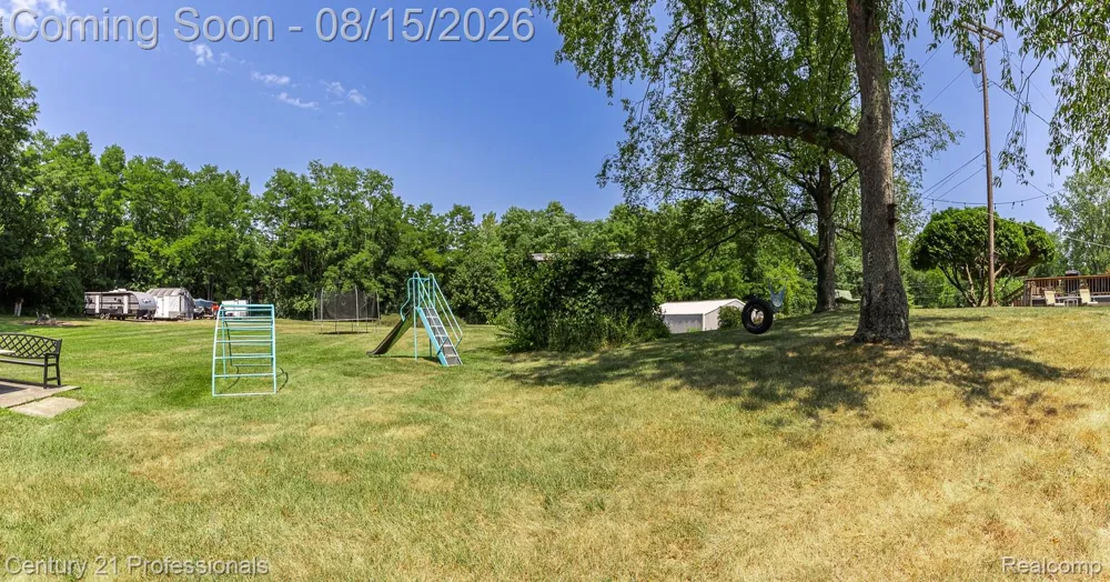 9561 Ute Pointe Drive Springfield Charter Township, MI 48346