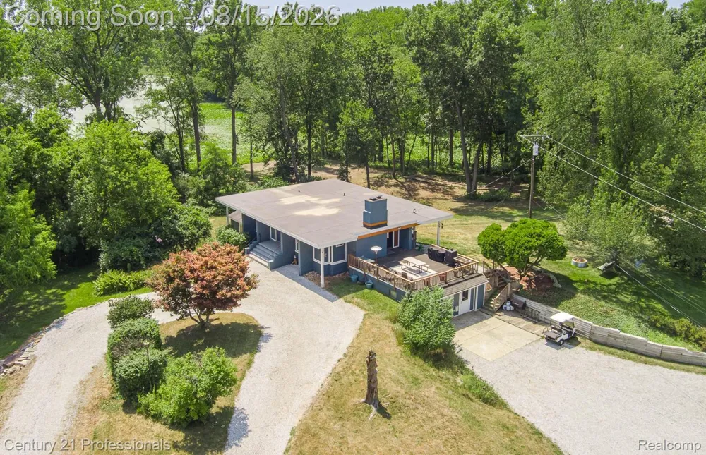 9561 Ute Pointe Drive Springfield Charter Township, MI 48346