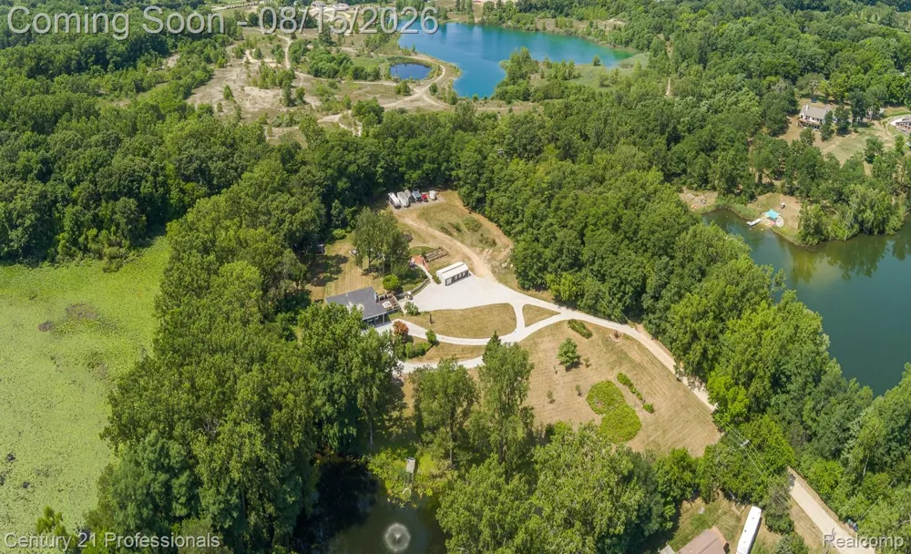 9561 Ute Pointe Drive Springfield Charter Township, MI 48346