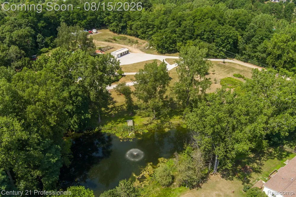 9561 Ute Pointe Drive Springfield Charter Township, MI 48346