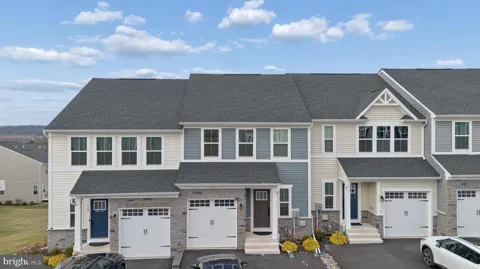 120 ARDEN WAY