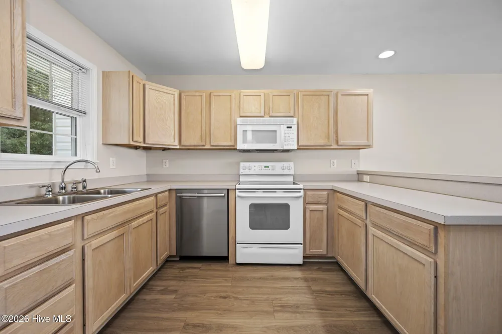 4513 Country Club Road #E105 Morehead City, NC 28557