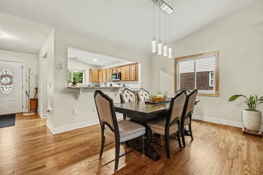 37454 Eagle Drive Livonia, MI 48150