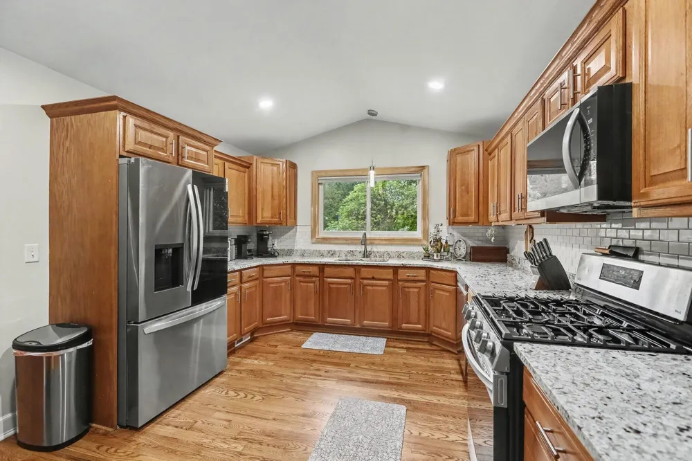 37454 Eagle Drive Livonia, MI 48150
