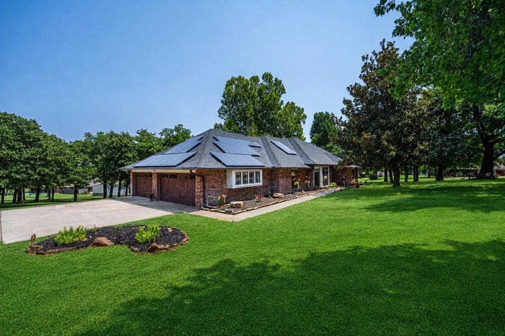8008 Forest Oklahoma City, OK 73150