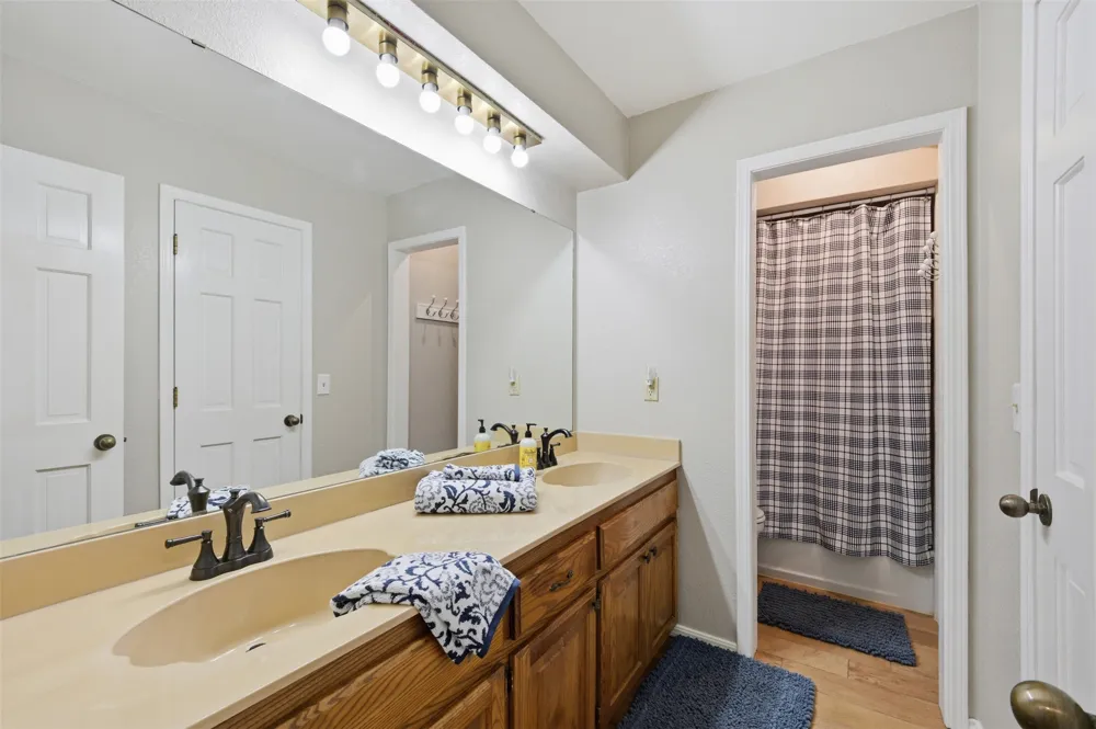 8008 Forest Oklahoma City, OK 73150