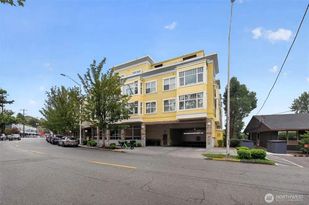 2901 NE Blakeley #401 Seattle, WA 98105