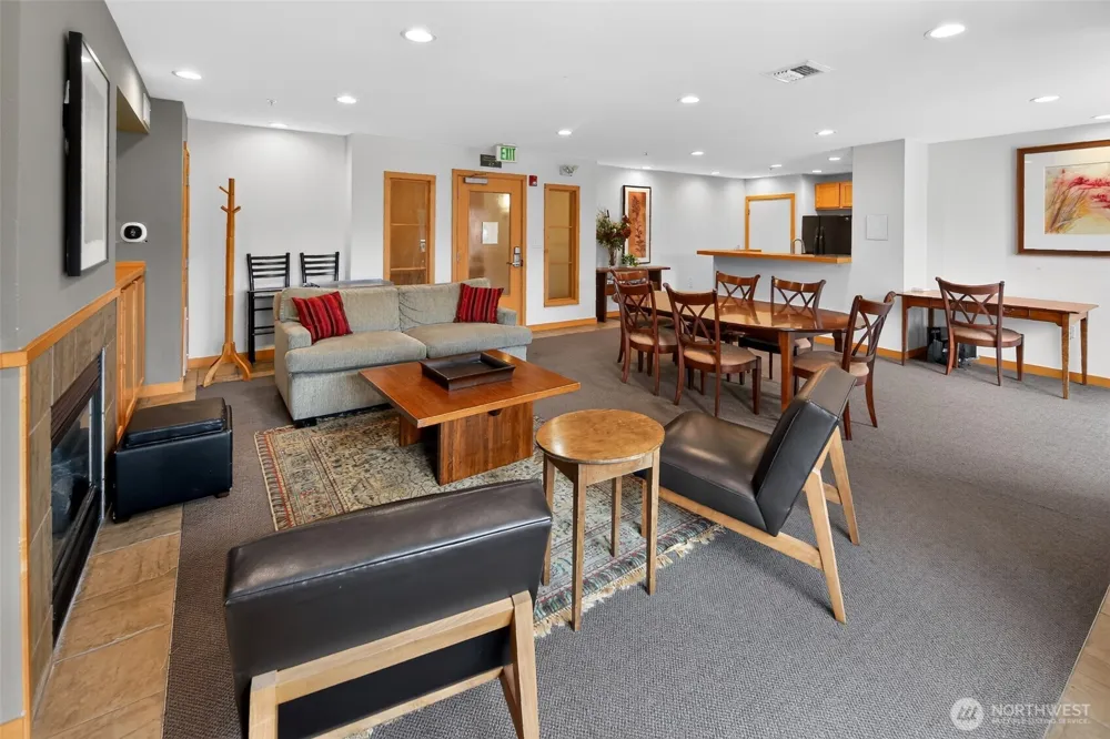 2901 NE Blakeley #401 Seattle, WA 98105