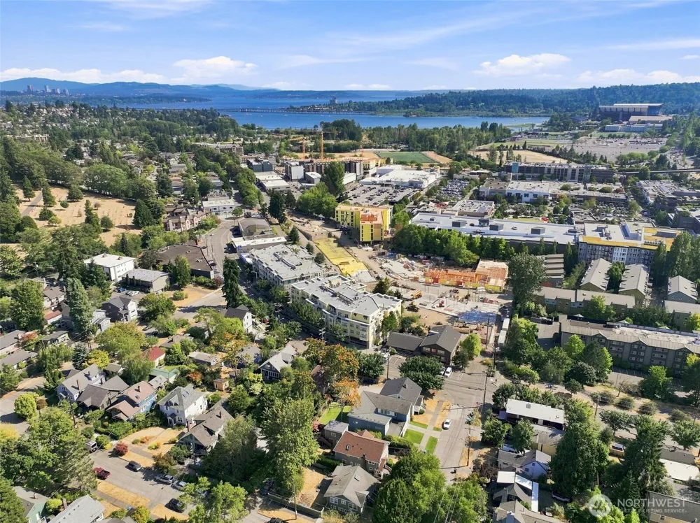 2901 NE Blakeley #401 Seattle, WA 98105