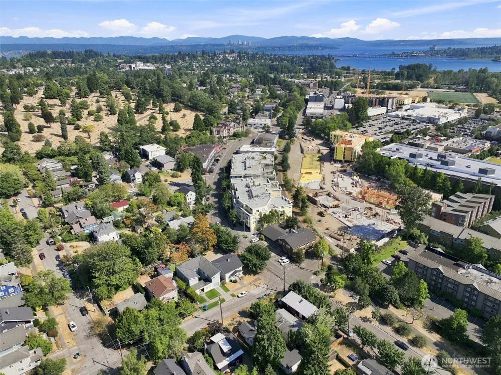 2901 NE Blakeley #401 Seattle, WA 98105
