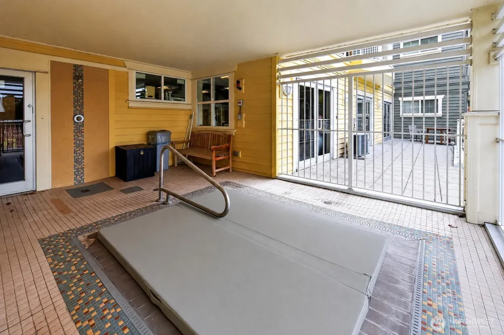 2901 NE Blakeley #401 Seattle, WA 98105