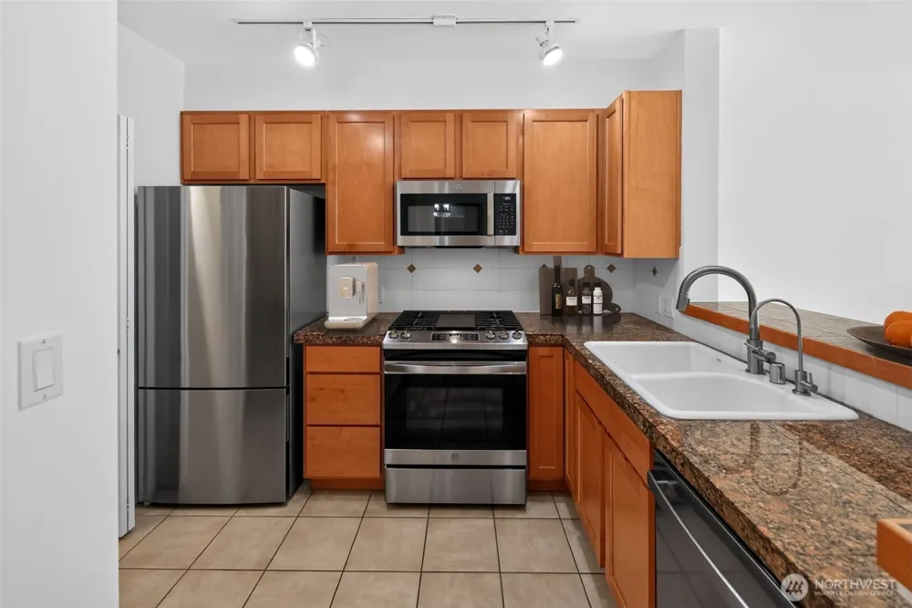 2901 NE Blakeley #401 Seattle, WA 98105