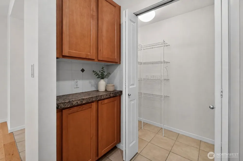 2901 NE Blakeley #401 Seattle, WA 98105