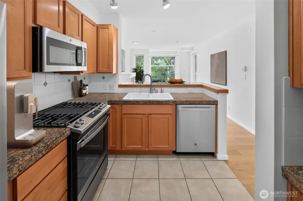 2901 NE Blakeley #401 Seattle, WA 98105