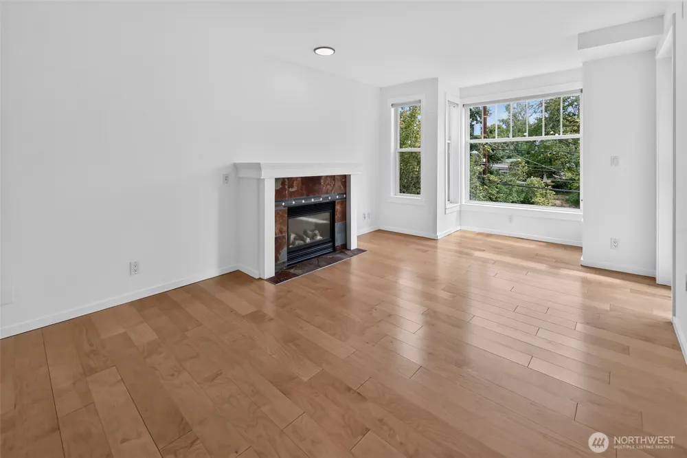 2901 NE Blakeley #401 Seattle, WA 98105
