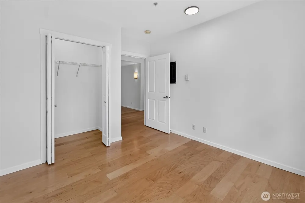 2901 NE Blakeley #401 Seattle, WA 98105