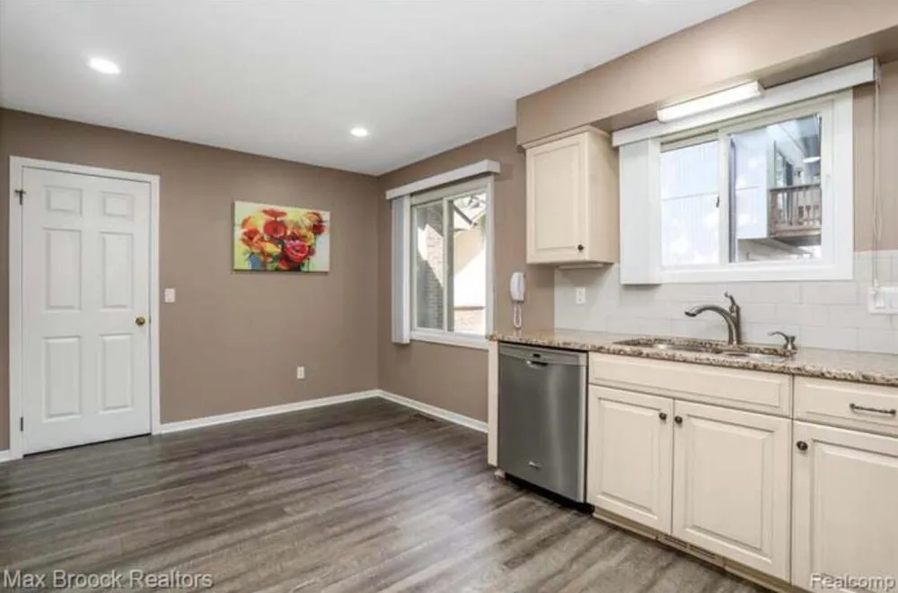 6257 Gatewood Bloomfield Charter Township, MI 48322