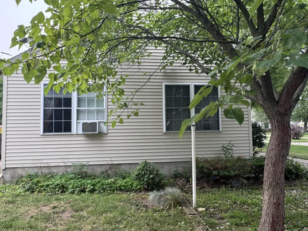 833 Kenneth Street SW Wyoming City, MI 49509