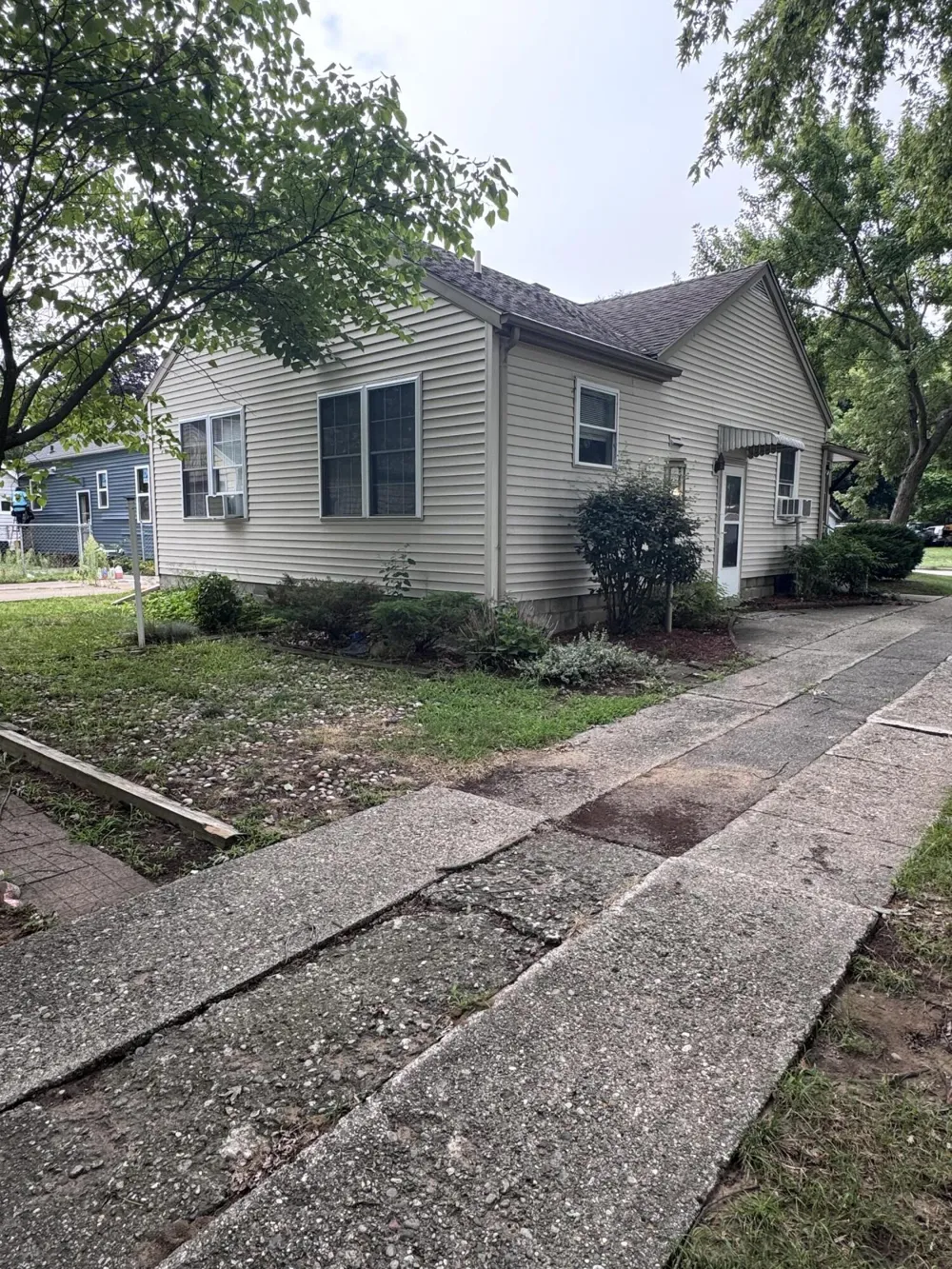 833 Kenneth Street SW Wyoming City, MI 49509