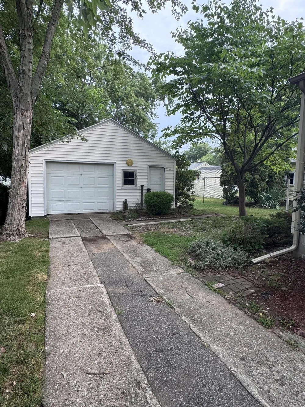 833 Kenneth Street SW Wyoming City, MI 49509