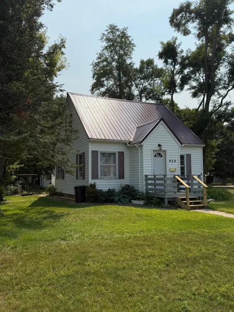 428 E Rooney Avenue