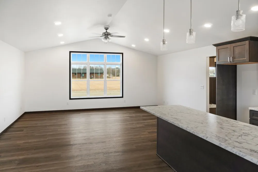 208 4th st NW Gwinner, ND 58040