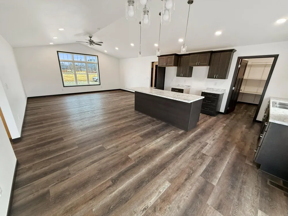 208 4th st NW Gwinner, ND 58040