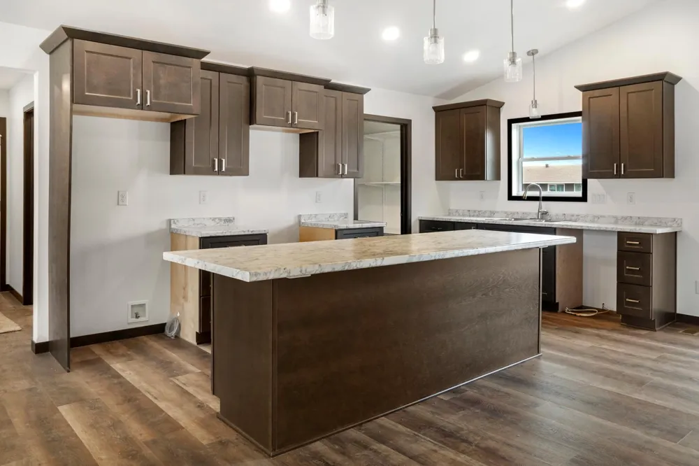 208 4th st NW Gwinner, ND 58040