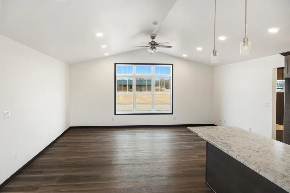 208 4th st NW Gwinner, ND 58040