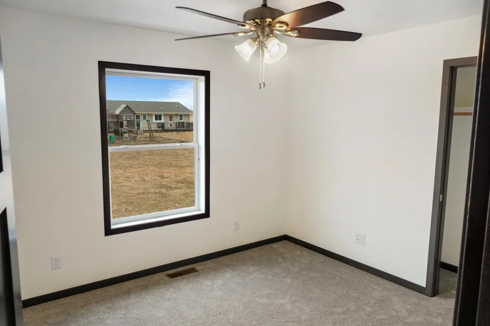 208 4th st NW Gwinner, ND 58040