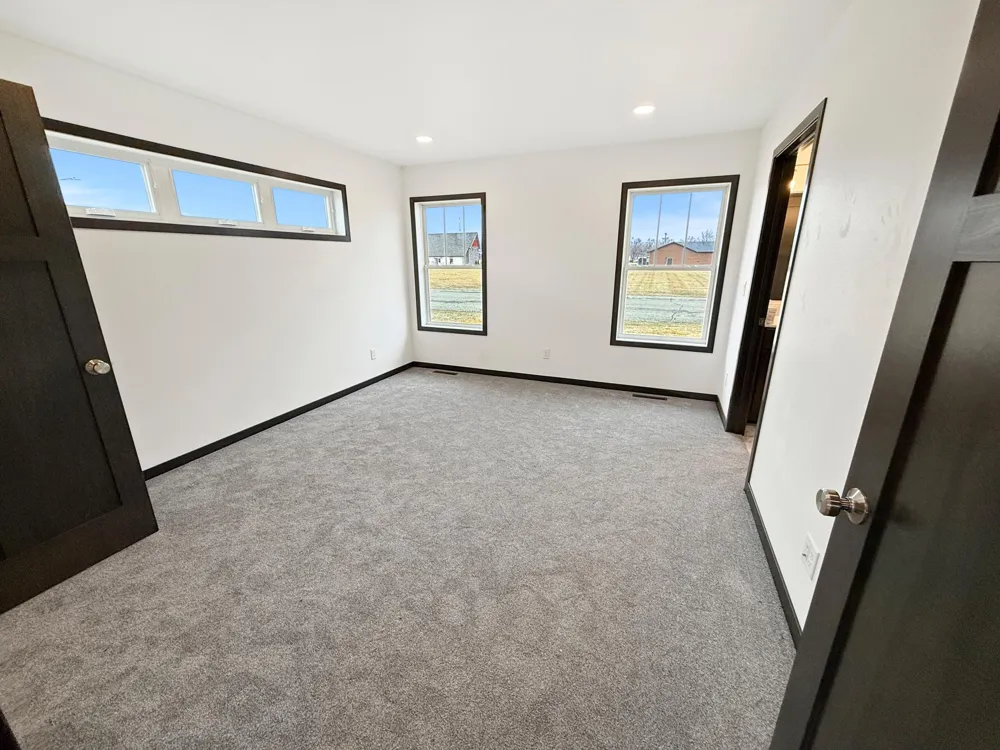208 4th st NW Gwinner, ND 58040
