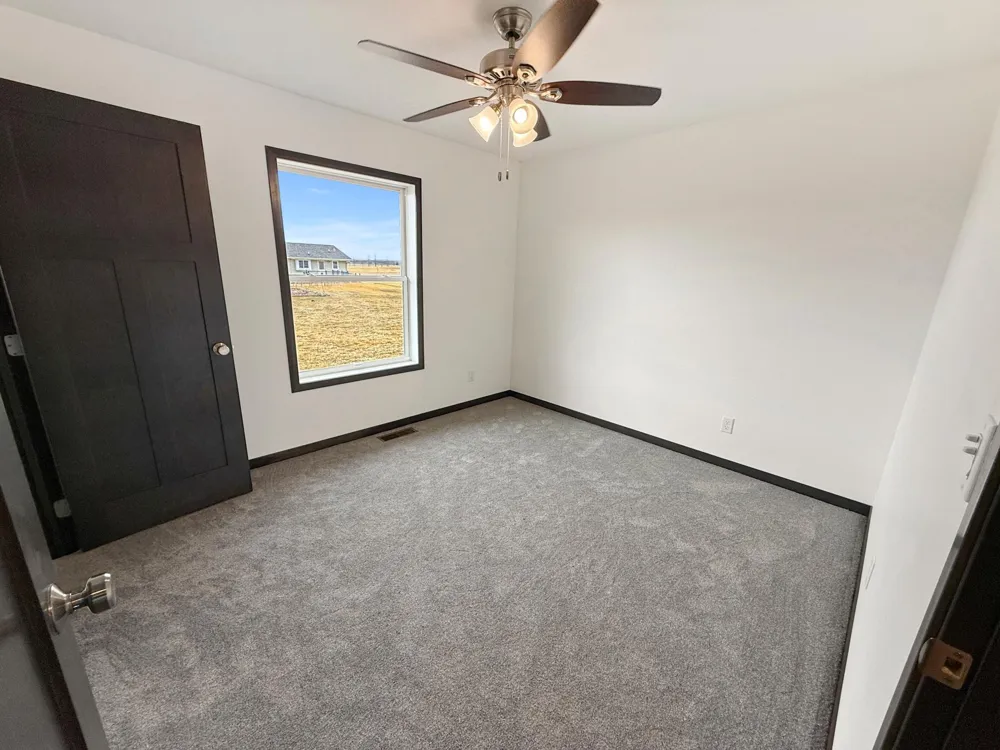 208 4th st NW Gwinner, ND 58040