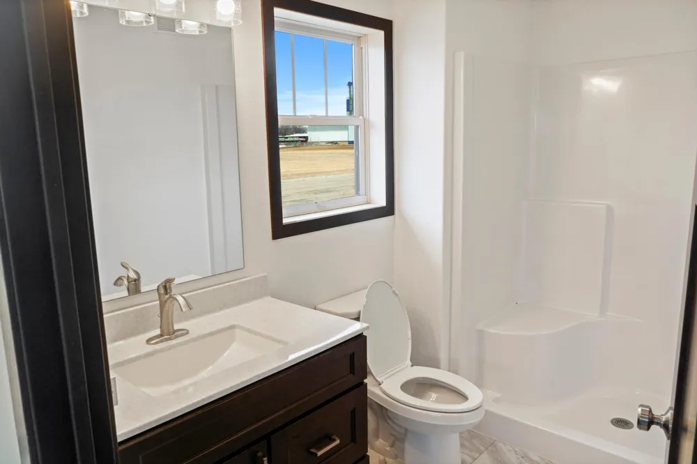 208 4th st NW Gwinner, ND 58040