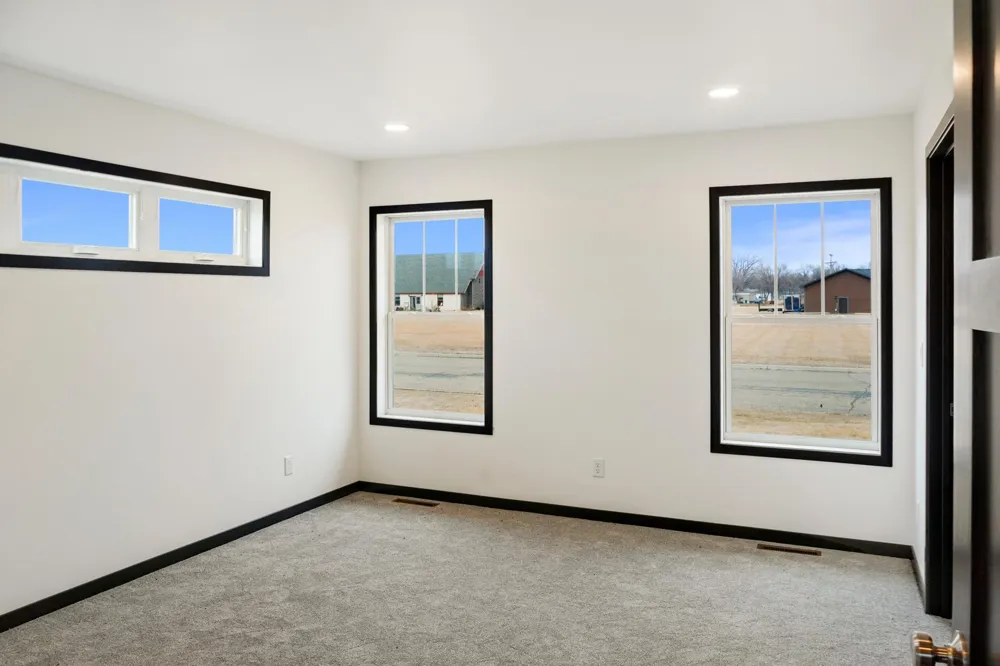 208 4th st NW Gwinner, ND 58040