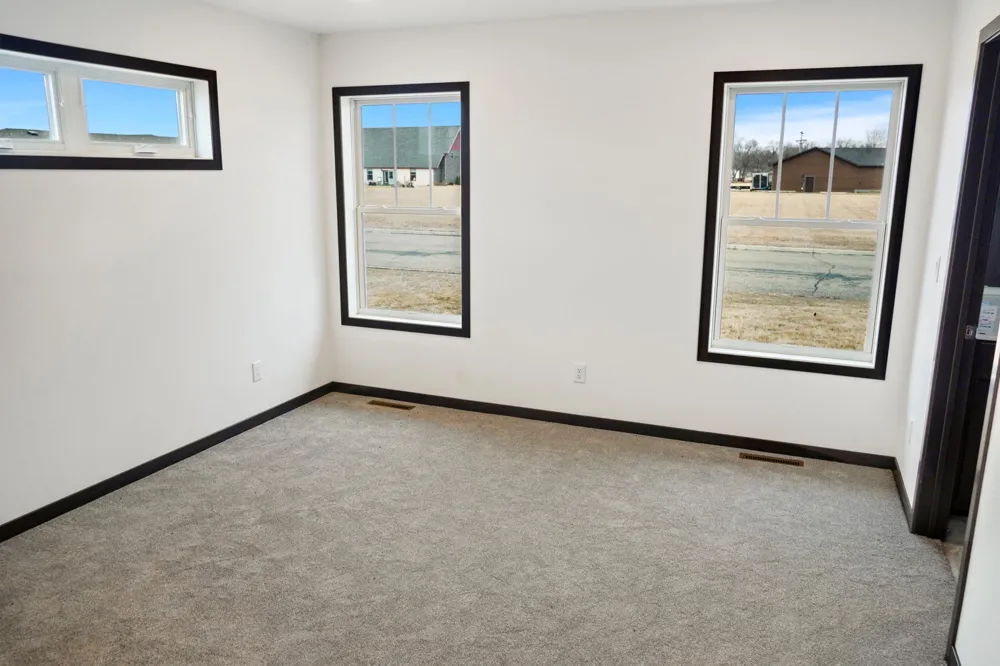 208 4th st NW Gwinner, ND 58040