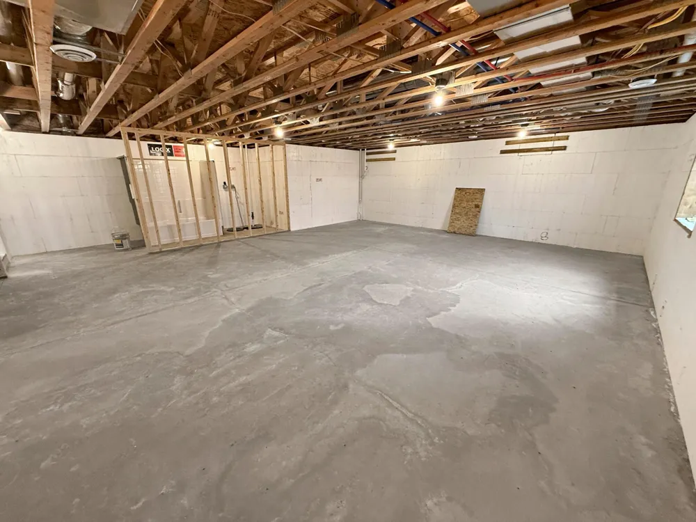 208 4th st NW Gwinner, ND 58040