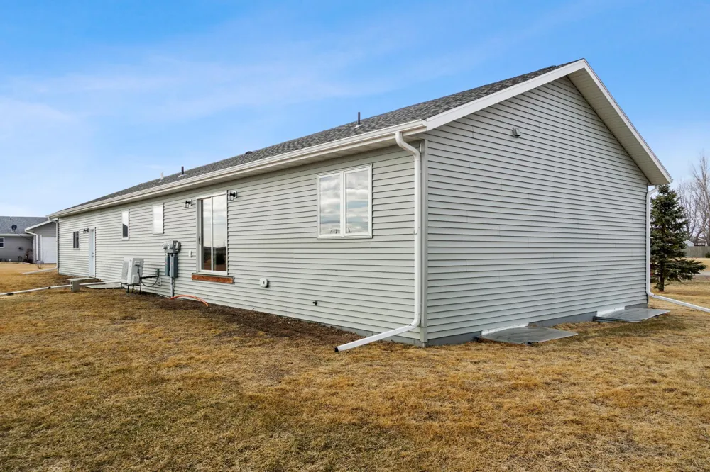 220 Lylac Circle Forman, ND 58032